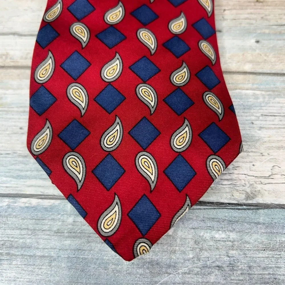 Brooks Brothers Makers Vintage Men Neck Tie Paisley Red Silk Made USA Mens